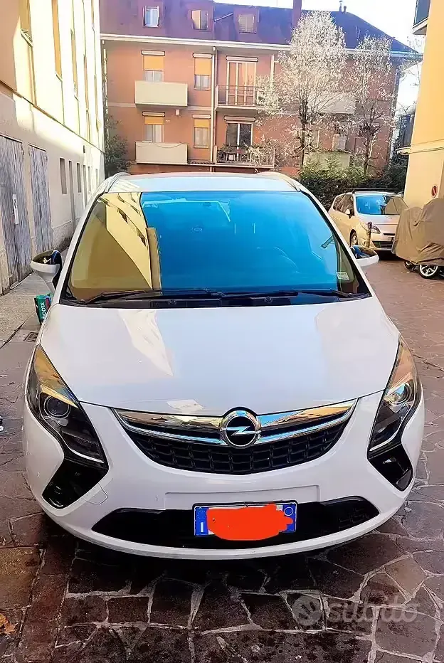 Usata Opel Zafira 101 CV (74 kW) 2012 Bianco Monovolume