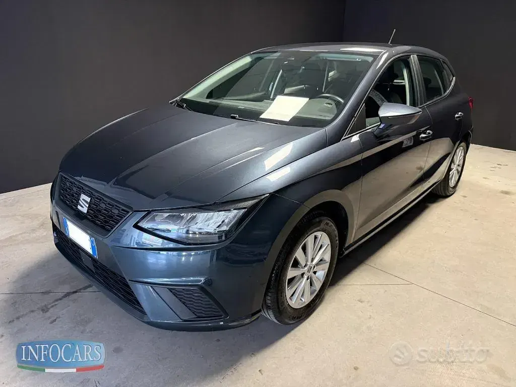 Usata Seat Ibiza Style 80 CV (58 kW) 2023 Grigio metallizzato Utilitaria