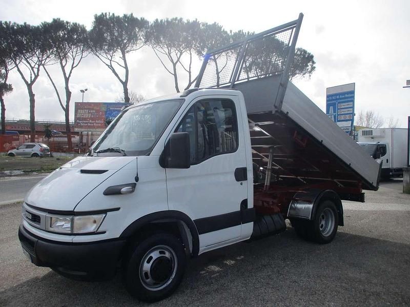 Usata Iveco Daily 145 CV (106 kW) 2004 Bianco
