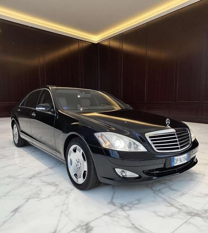 Begagnad Mercedes S550 387 HK (284 kW) 2007 Svart Sedan