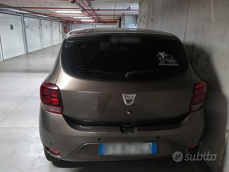 Usata Dacia Sandero Comfort 90 CV (66 kW) 2019 Marrone Berlina