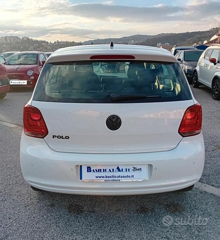 Begagnad VW Polo Sound 60 HK (44 kW) 2014 Vit Sedan