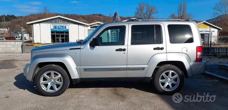 Usata Jeep Cherokee Limited 177 CV (130 kW) 2009 Grigio SUV