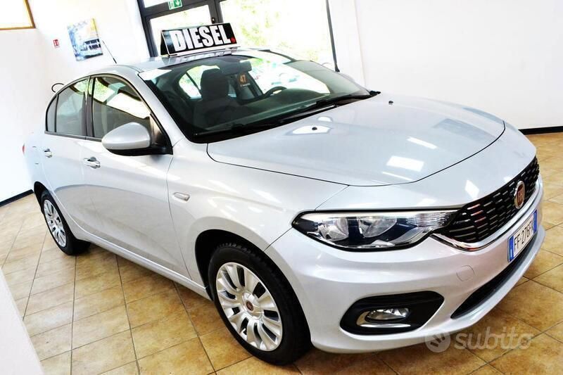 Usata Fiat Tipo Opening Edition 121 CV (88 kW) 2016 Argento Berlina