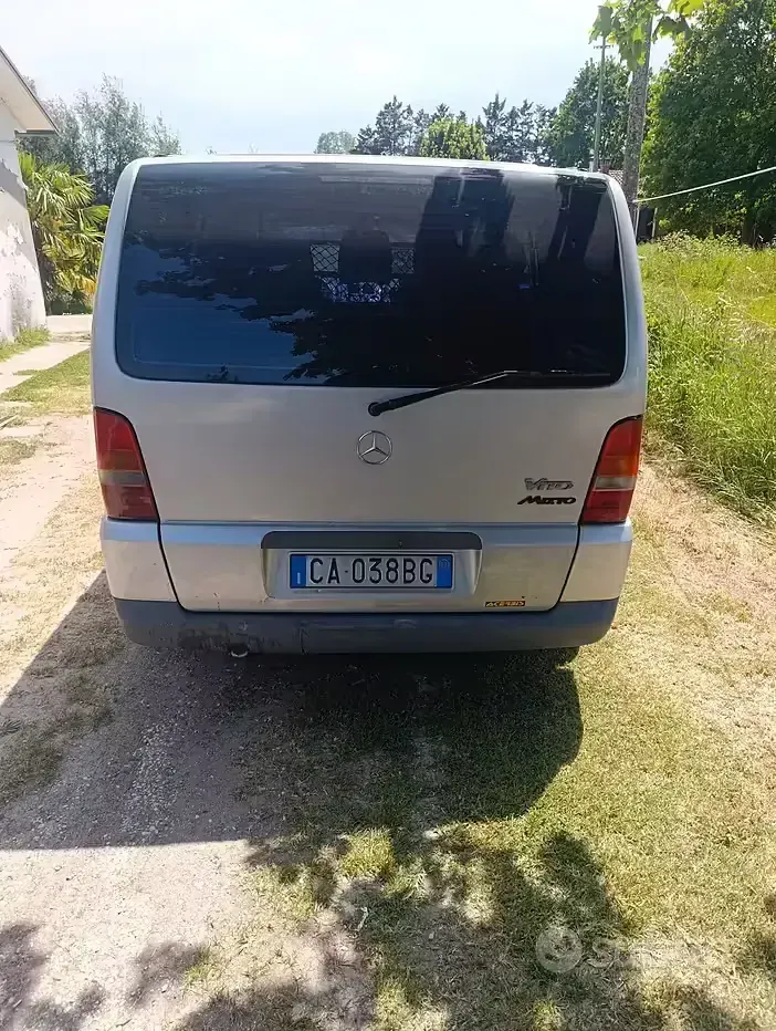 Usata Mercedes Vito 122 CV (89 kW) 2002 Grigio Furgone