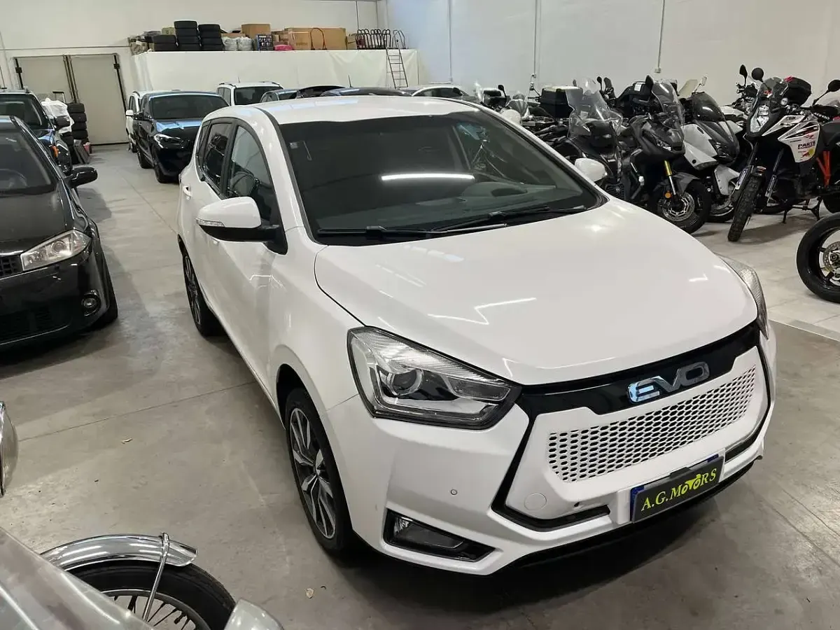 Usata EVO Evo 3 107 CV (78 kW) 2023 Bianco SUV