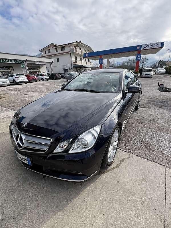 Usata Mercedes E250 204 CV (150 kW) 2011 Blu Coupé