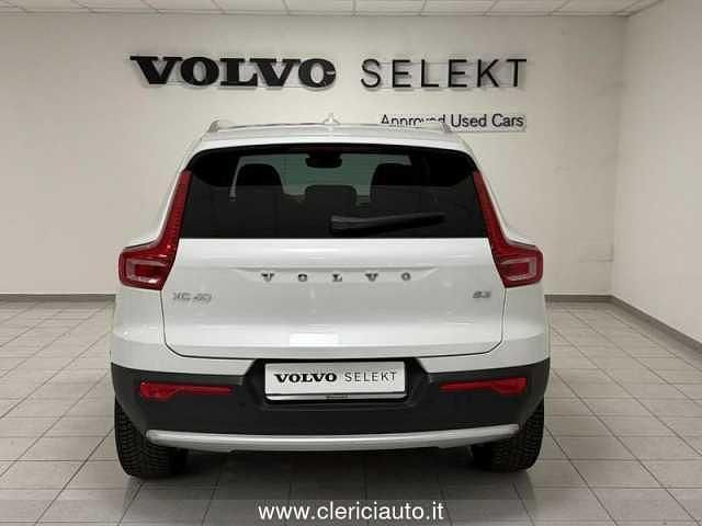 Usata Volvo XC40 120 CV (88 kW) 2025 Bianco SUV