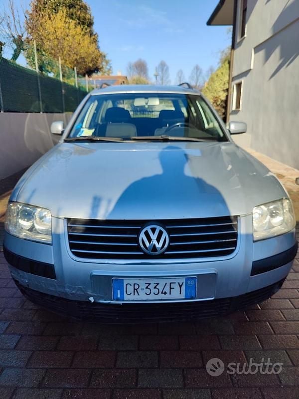 Grigio Usata 2004 VW Passat Station wagon | 500 € (Super prezzo) - Immagine 1/4