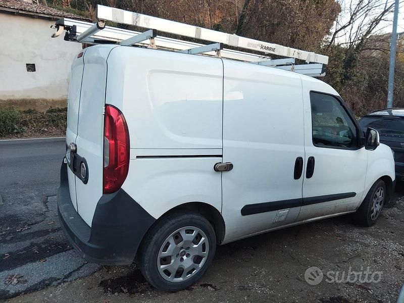 Usata Fiat Doblò 135 CV (99 kW) 2015 Bianco Monovolume