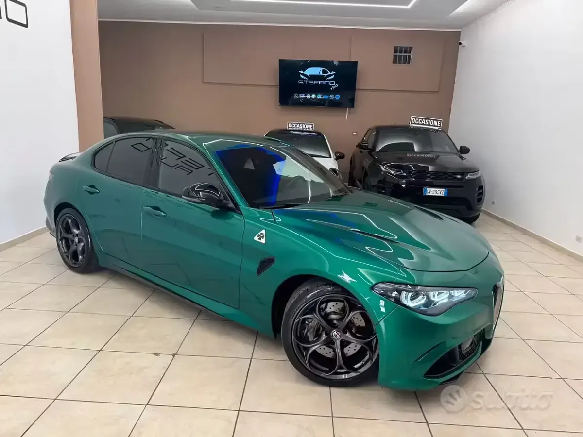 Usata Alfa Romeo Giulia Quadrifoglio 519 CV (381 kW) 2024 Verde smeraldo Berlina