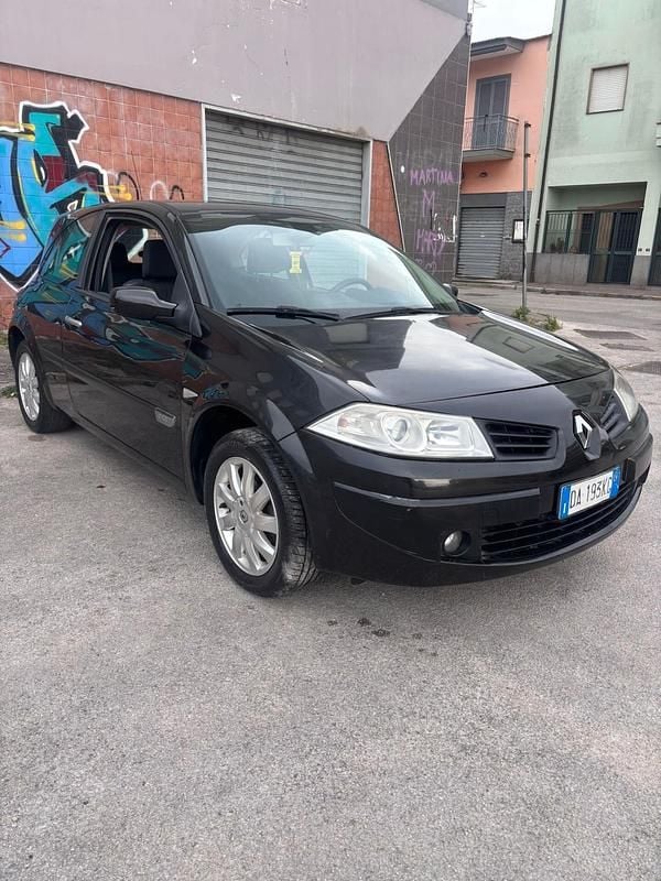 Usado Renault Mégane II 106 CV (77 kW) 2006 Negro Berlina