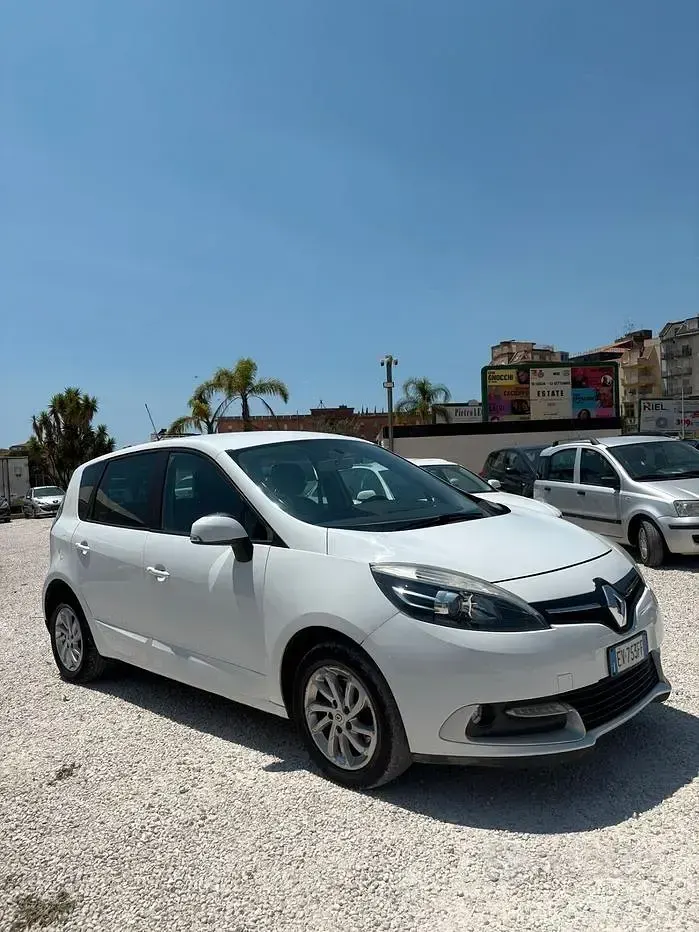 Usata Renault Scénic XMOD 110 CV (80 kW) 2014 Bianco Monovolume