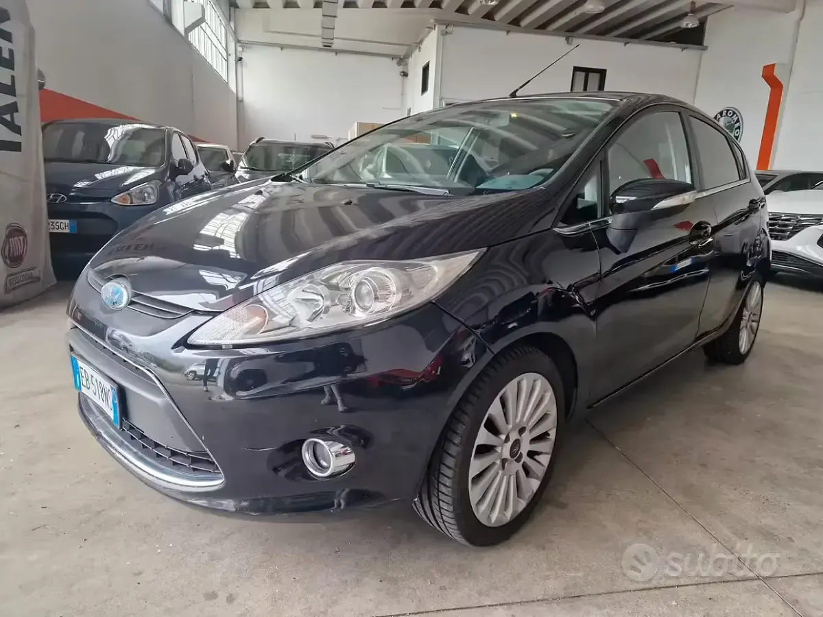 Gebraucht Ford Fiesta Titanium 95 PS (69 kW) 2010 Schwarz Limousine