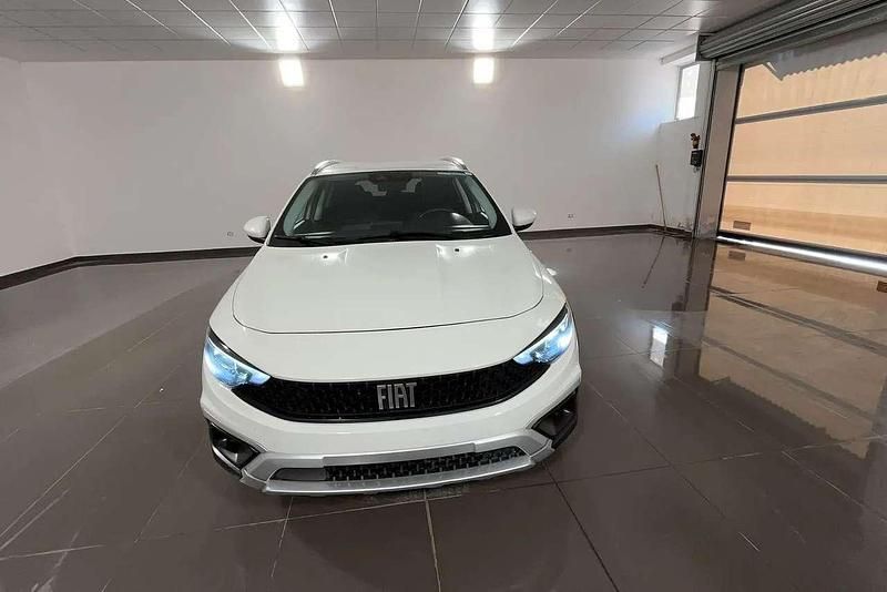 Usata Fiat Tipo Cross 101 CV (74 kW) 2023 Bianco Berlina