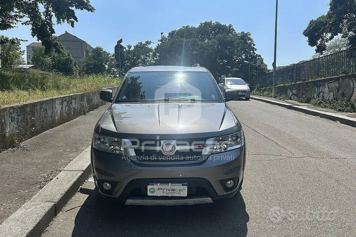 Usata Fiat Freemont Urban 140 CV (102 kW) 2011 Grigio SUV