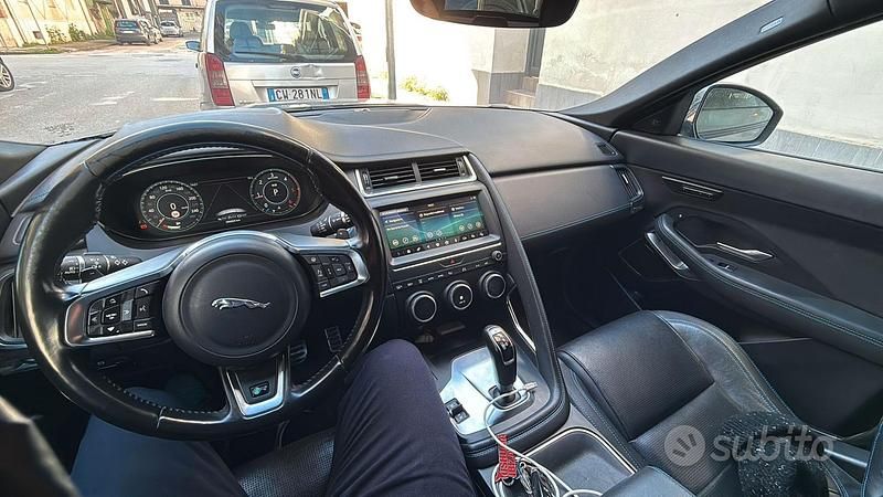 Usata Jaguar E-Pace R-Dynamic 180 CV (132 kW) 2018 Grigio SUV