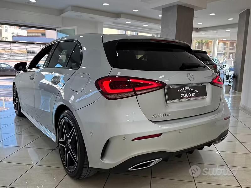 Usata Mercedes A180 Premium 115 CV (84 kW) 2022 Grigio Berlina