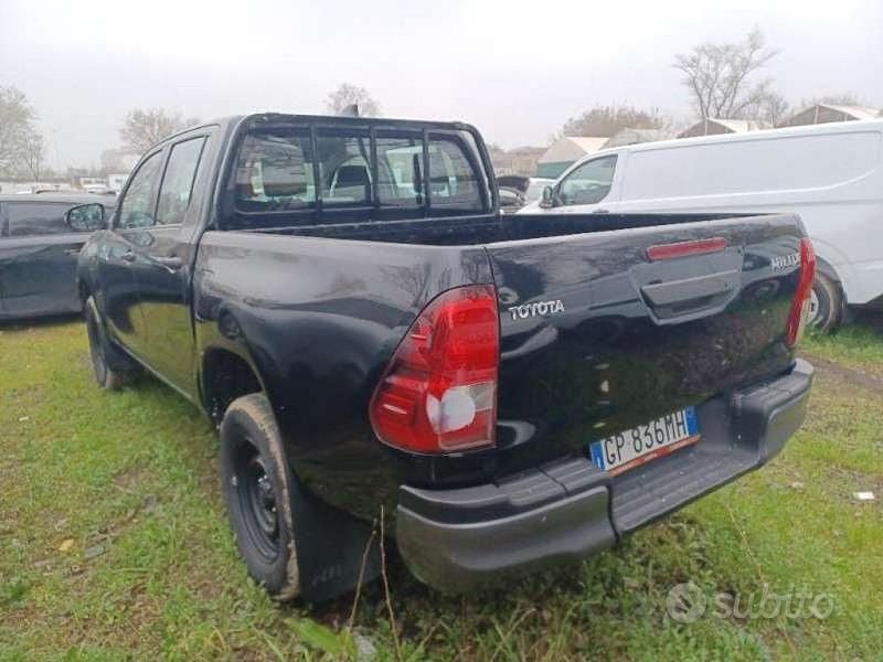 Usata Toyota HiLux Comfort 150 CV (110 kW) 2023 Bianco Pick-up