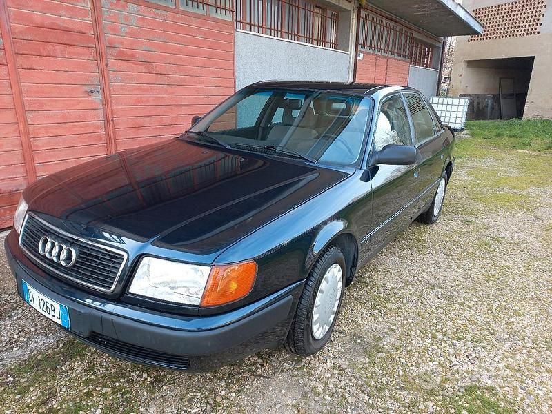 Nero Usata 1993 Audi 100 Tre volumi | 5000 € - Immagine 1/4