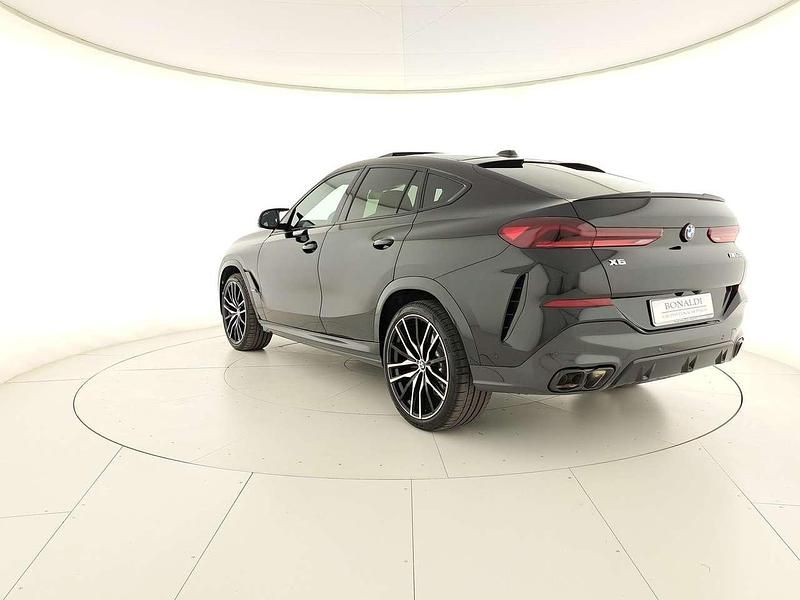 Usado BMW X6 M Sport 530 HP (389 kW) 2024 Preto SUV