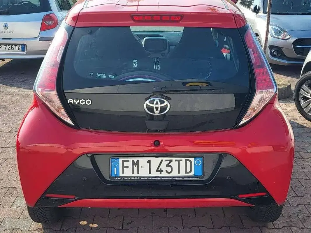 Usata Toyota Aygo X-play 69 CV (50 kW) 2018 Rosso Utilitaria