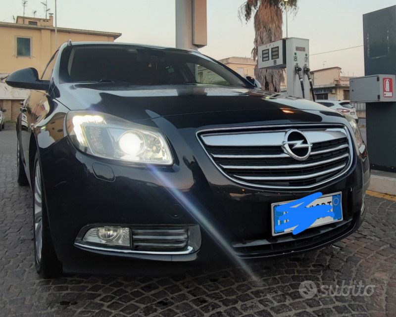Usata Opel Insignia Sport 160 CV (117 kW) 2011 Nero Station wagon