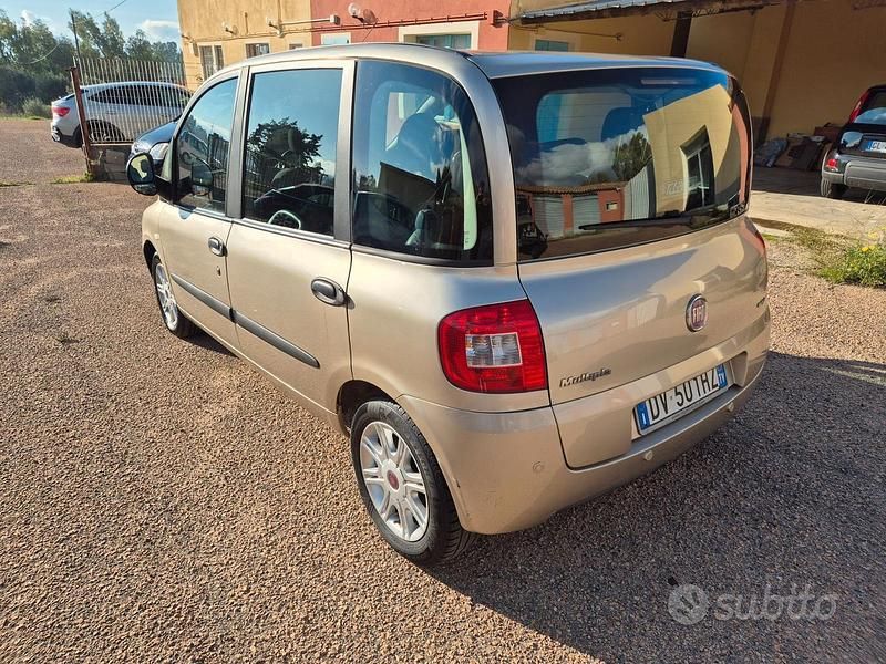 Usata 2009 Fiat Multipla Monovolume | 5500 € (Molto cara) - Immagine 1/4