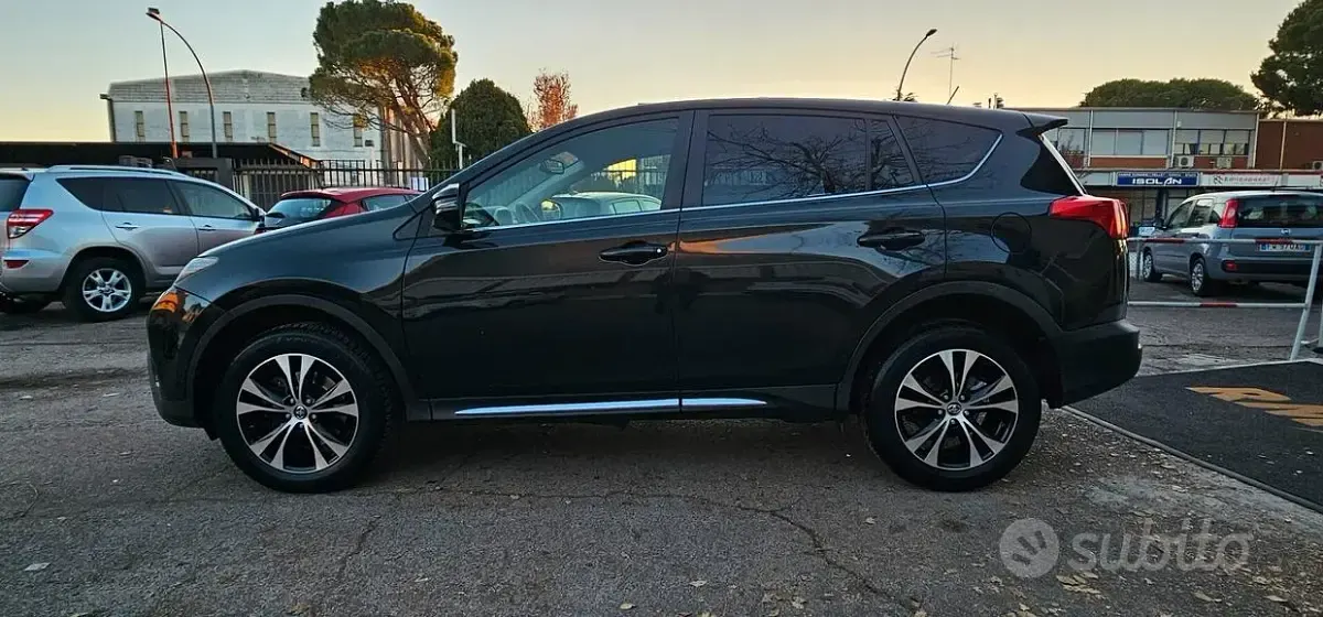 Usata Toyota RAV4 125 CV (91 kW) 2015 Nero SUV