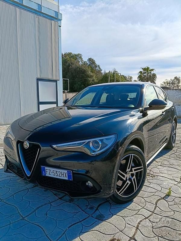 Usata Alfa Romeo Stelvio 190 CV (139 kW) 2019 Nero SUV
