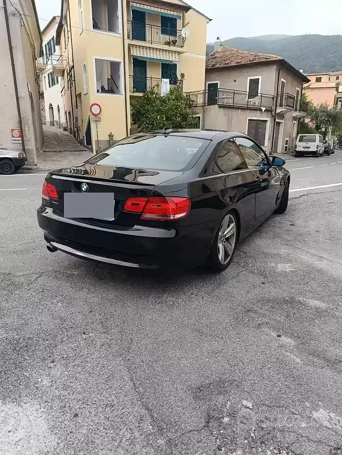 Usata BMW 320 Efficient Dynamics 177 CV (130 kW) 2007 Nero Coupé