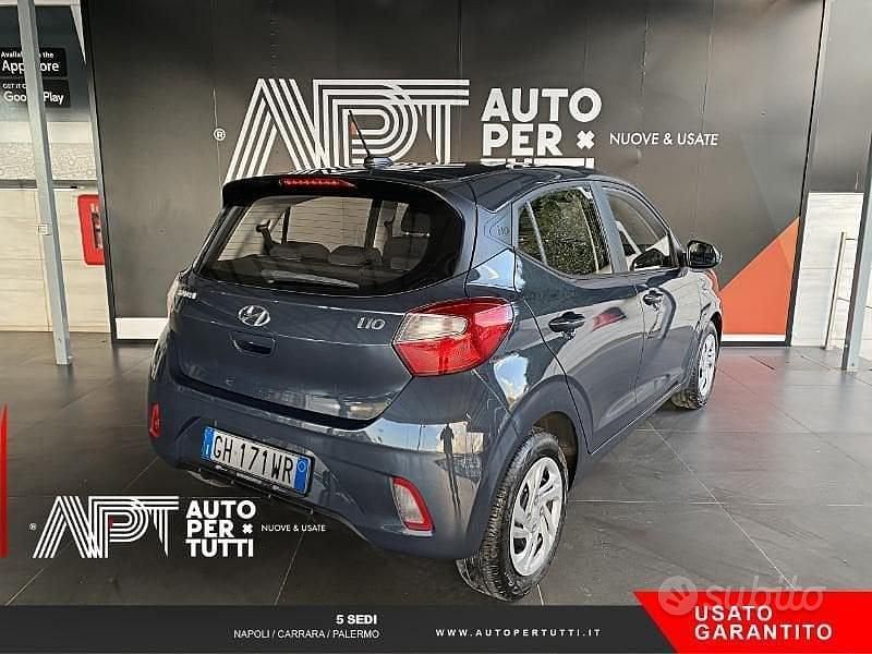 Usata Hyundai i10 Advanced 67 CV (49 kW) 2022 Grigio scuro Utilitaria