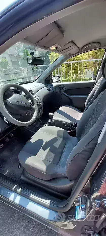 Usata Ford Focus 90 CV (66 kW) 2002 Bluazzurro Station wagon