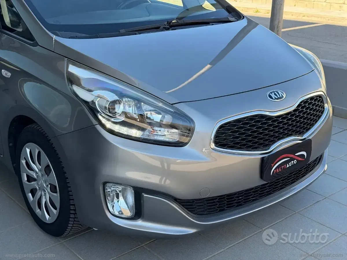 Usata Kia Carens 115 CV (84 kW) 2015 Grigio Monovolume
