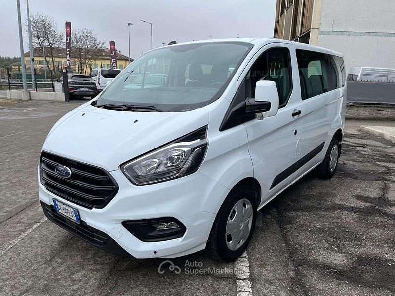 Usata Ford Transit Custom 131 CV (96 kW) 2022 Bianco pastello Monovolume