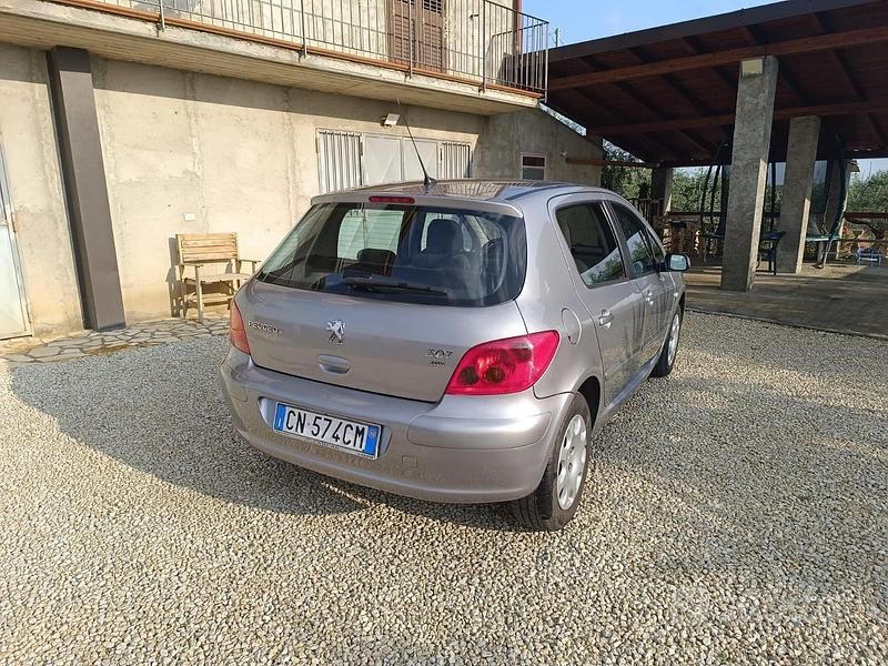 Usata Peugeot 307 110 CV (80 kW) 2004 Grigio Berlina