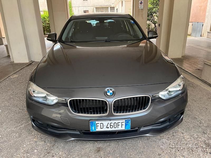 Usata BMW 318 150 CV (110 kW) 2016 Grigio Station wagon