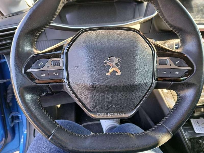 Usata Peugeot 208 Allure 56 kW (77 CV) 2020 Blu/azzurro Utilitaria