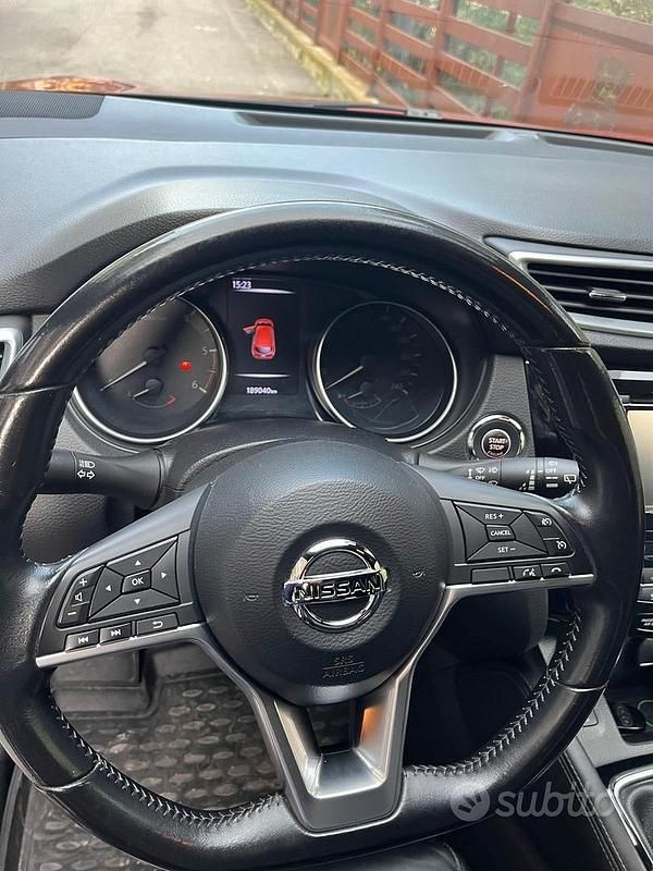 Usata Nissan Qashqai 2017 Rosso SUV