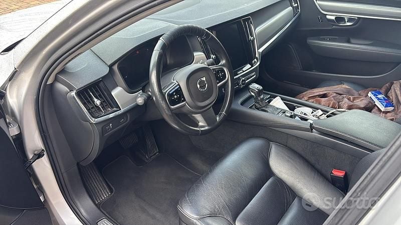 Usata Volvo V90 Momentum 150 CV (110 kW) 2018 Grigio Station wagon
