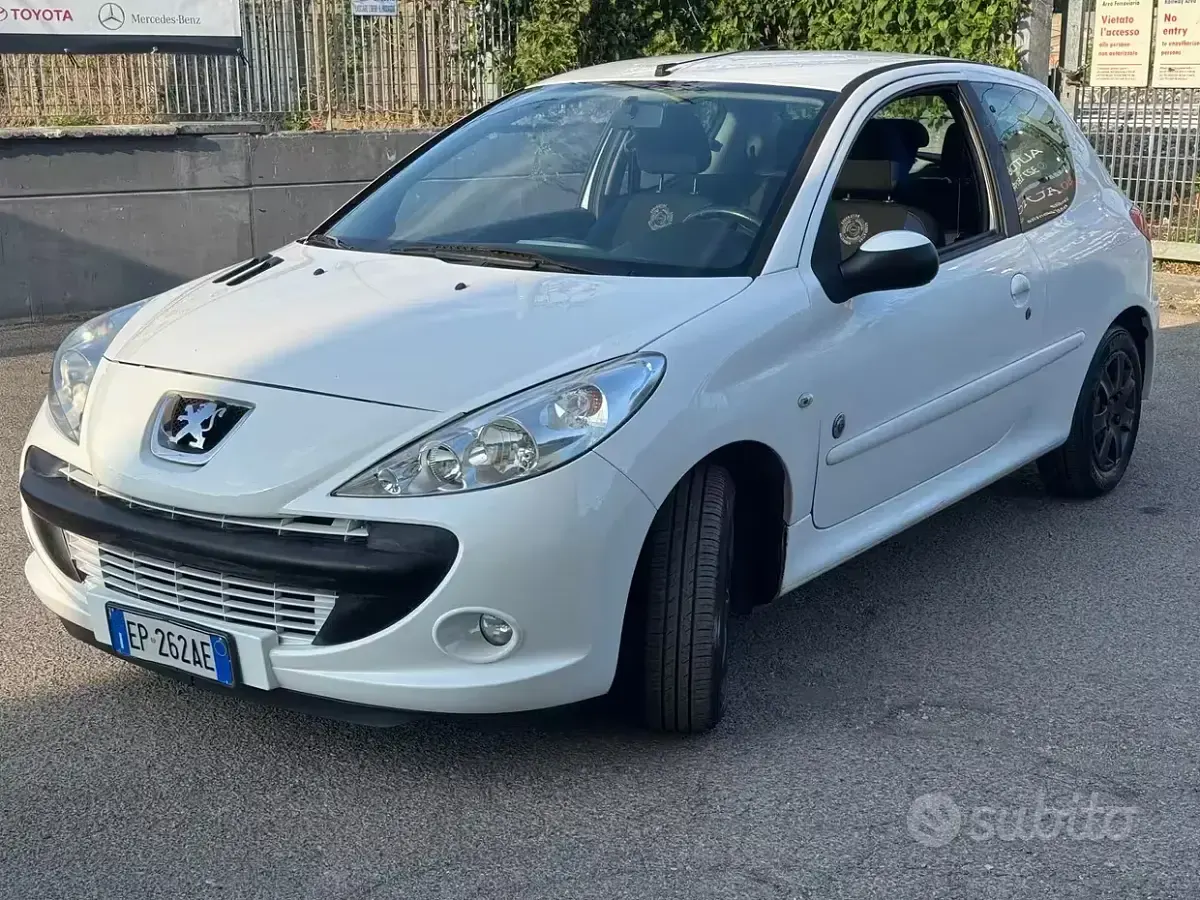 Usata Peugeot 206 57 CV (41 kW) 2012 Bianco Berlina