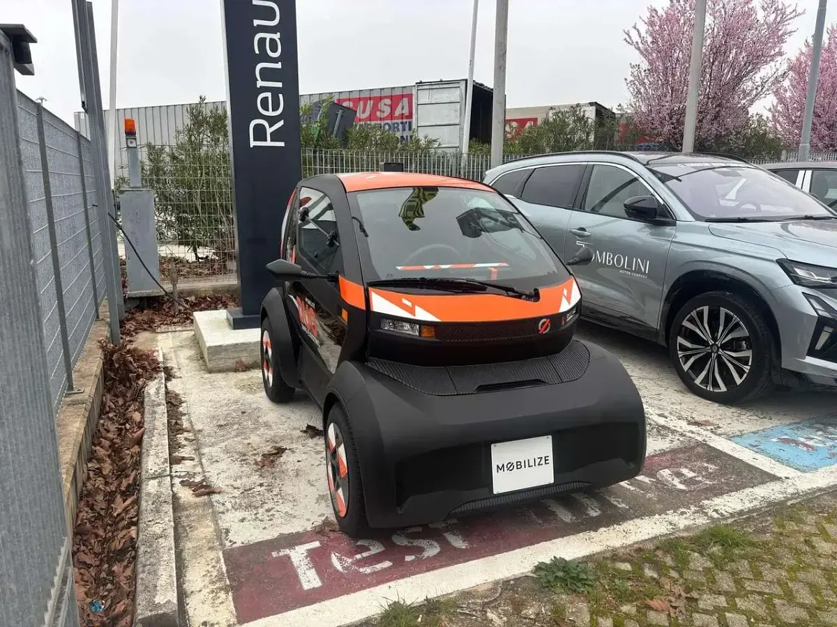Nuova Mobilize Duo 2026 Nero Utilitaria