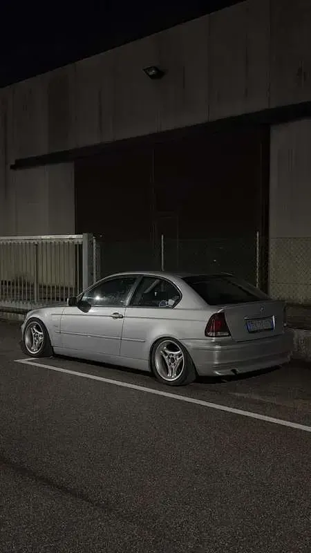 Usata BMW 320 Sport Line 150 CV (110 kW) 2002 Berlina