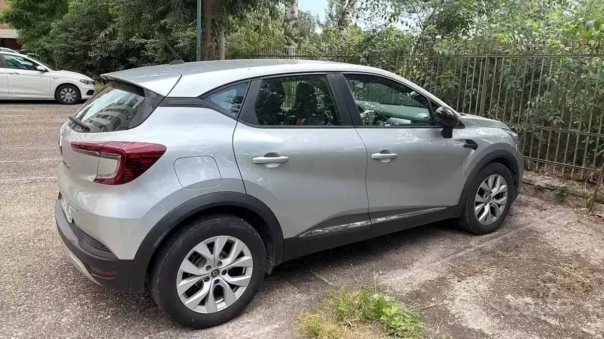 Usata Renault Captur 101 CV (74 kW) 2020 Grigio SUV
