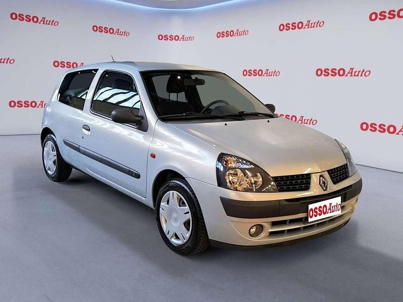 Usata Renault Clio II 58 CV (42 kW) 2002 Argento Utilitaria
