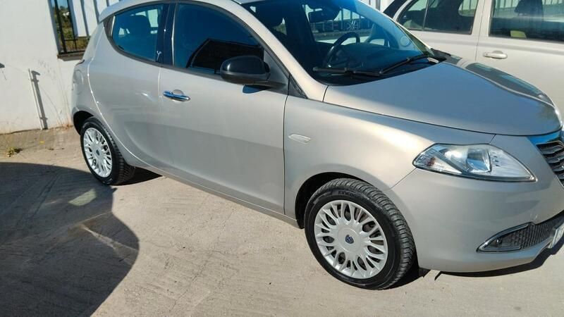Usata Lancia Ypsilon Silver 95 CV (69 kW) 2011 Grigio Utilitaria