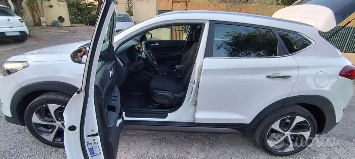 Usata Hyundai Tucson 116 CV (85 kW) 2016 Bianco SUV