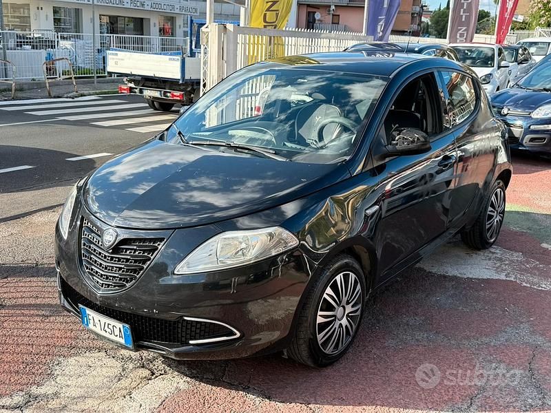 Usata Lancia Ypsilon 69 CV (50 kW) 2015 Utilitaria
