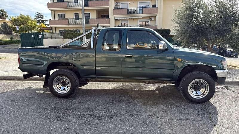 Usata Toyota HiLux 90 CV (66 kW) 1998 Verde Pick-up