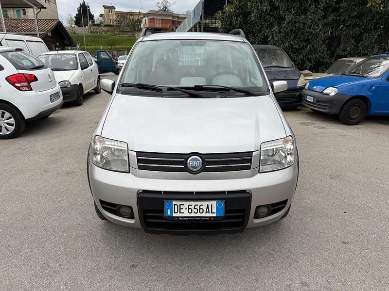 Usata Fiat Panda 4x4 Climbing 59 CV (43 kW) 2006 Argento Utilitaria